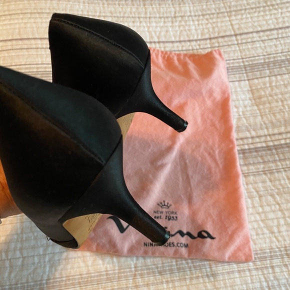 Nina Satin Dress Pumps Size 10M/ EUR 40.  Color: Black with Black Beads - Picture 3 of 5
